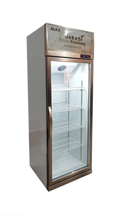 Lielveikalu vitrīnas skapis